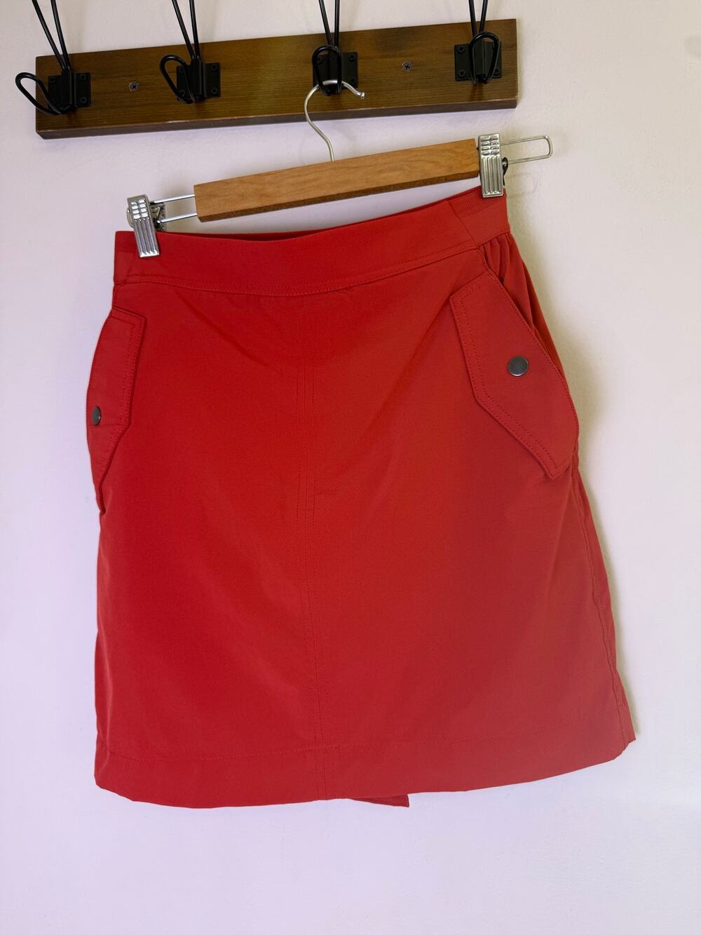 Athleta Vienna Cargo Skort Size 4 Currant Red Hiking Travel Golf Skirt